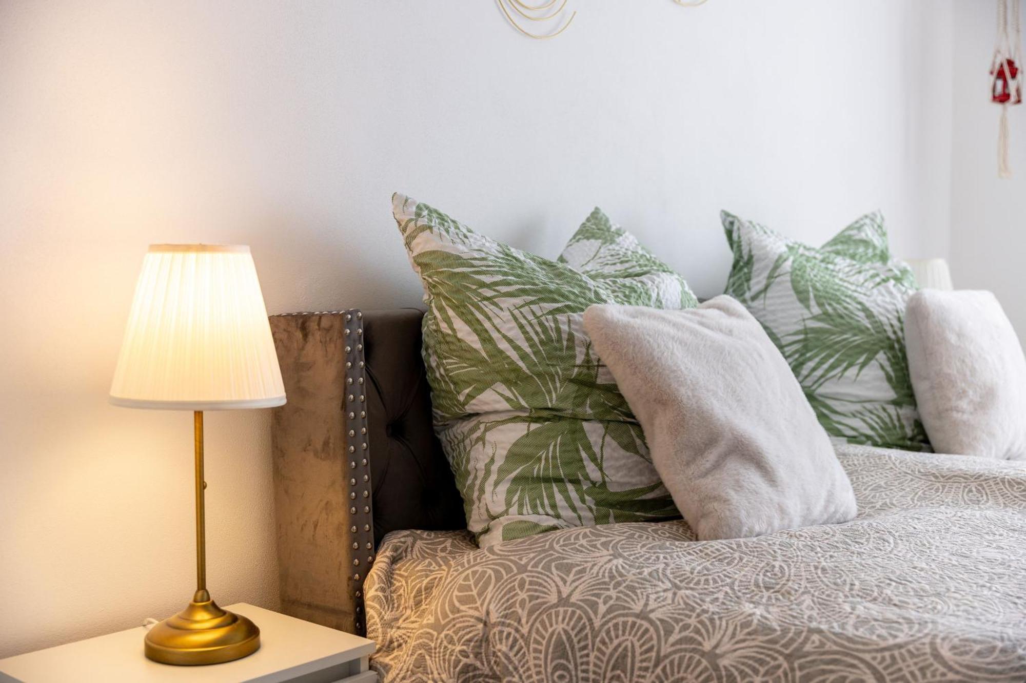 Schoenes, Modernes Apartment Mit Zwei Schlafzimmern - Zentral Mit Balkon Fuer 6 Personen 蒙塔鲍尔 外观 照片