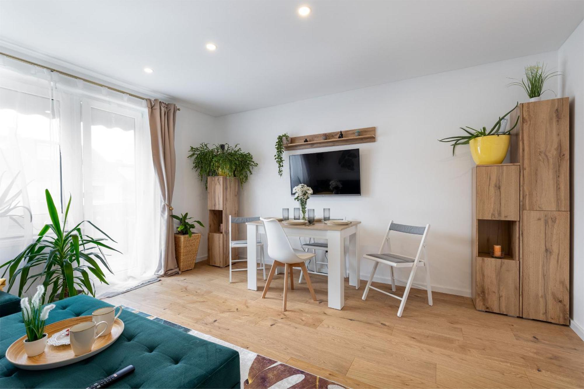 Schoenes, Modernes Apartment Mit Zwei Schlafzimmern - Zentral Mit Balkon Fuer 6 Personen 蒙塔鲍尔 外观 照片