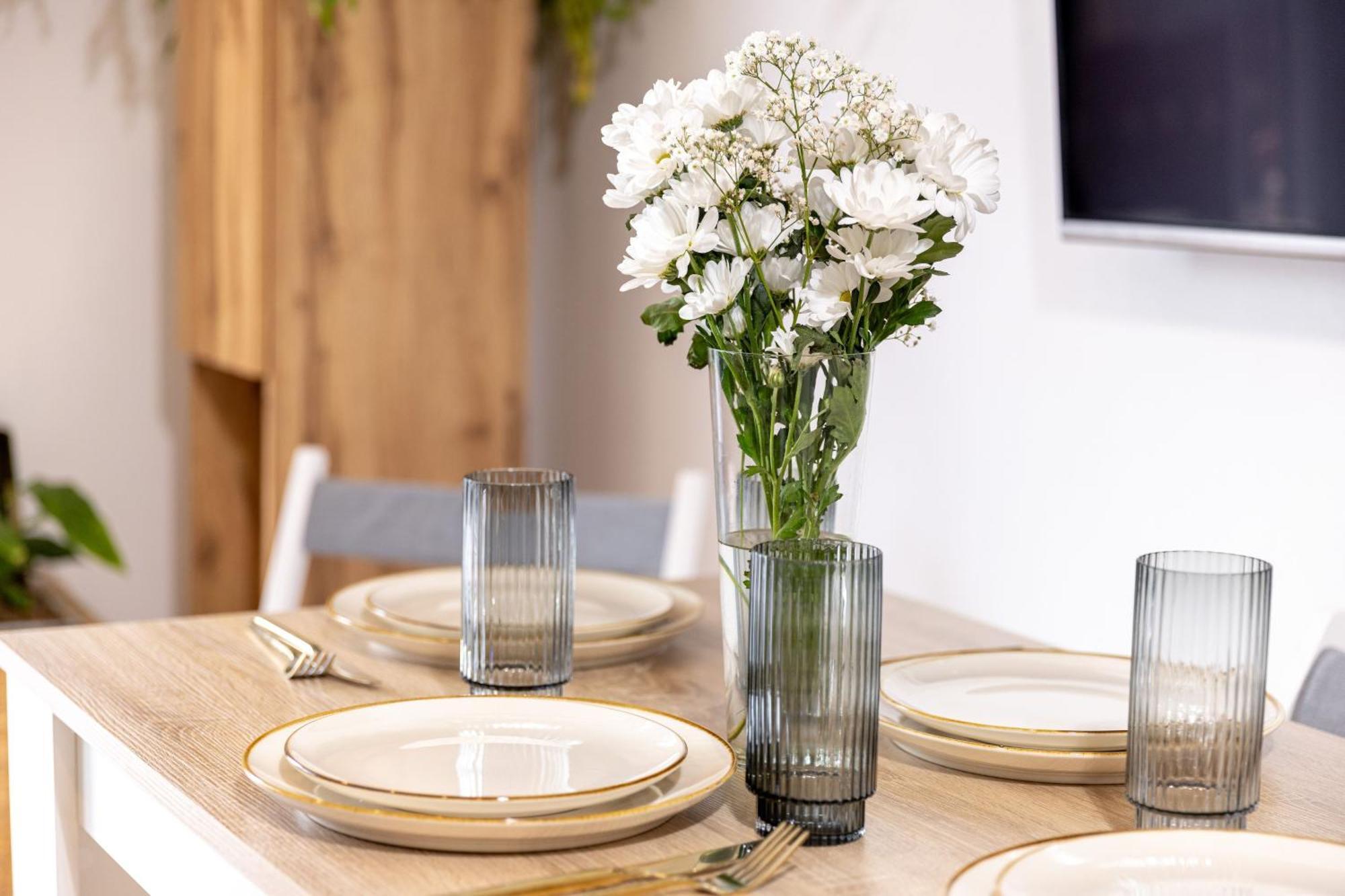 Schoenes, Modernes Apartment Mit Zwei Schlafzimmern - Zentral Mit Balkon Fuer 6 Personen 蒙塔鲍尔 外观 照片
