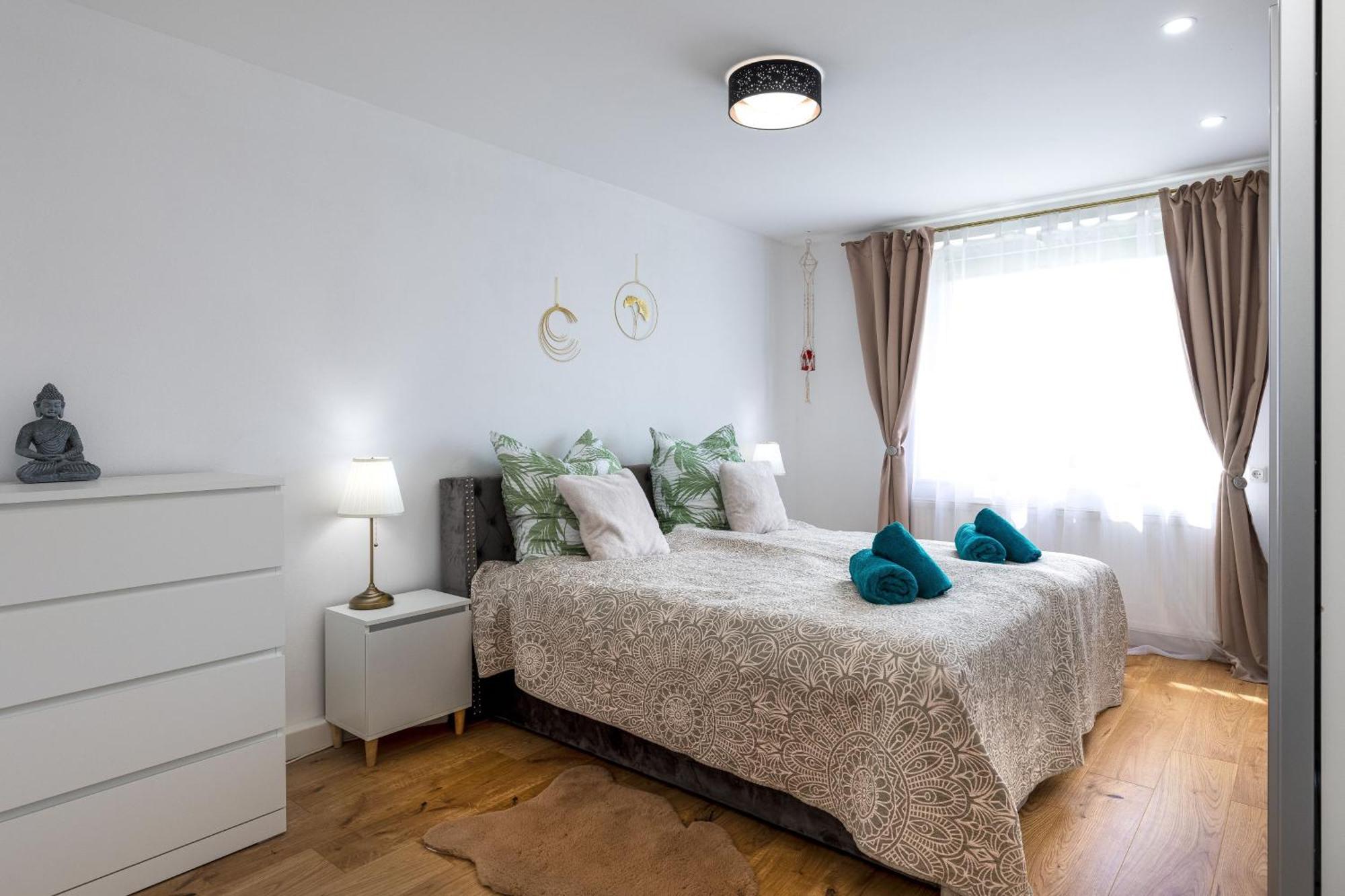 Schoenes, Modernes Apartment Mit Zwei Schlafzimmern - Zentral Mit Balkon Fuer 6 Personen 蒙塔鲍尔 外观 照片